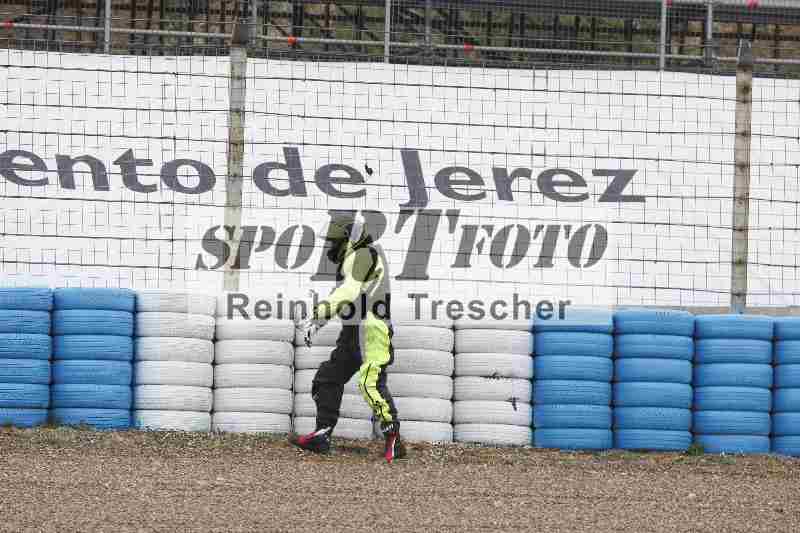 Archiv-2025/01 24.-27.01.2025 Moto Center Thun Jerez/rot-red/backside